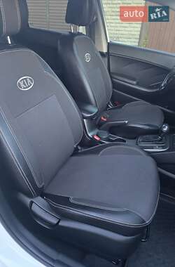 Седан Kia Cerato 2013 в 