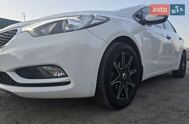 Седан Kia Cerato 2013 в 