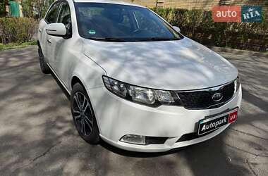 Седан Kia Cerato 2011 в 