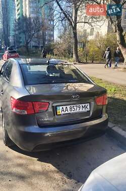 Седан Kia Cerato 2012 в 