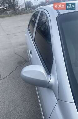 Седан Kia Cerato 2007 в 