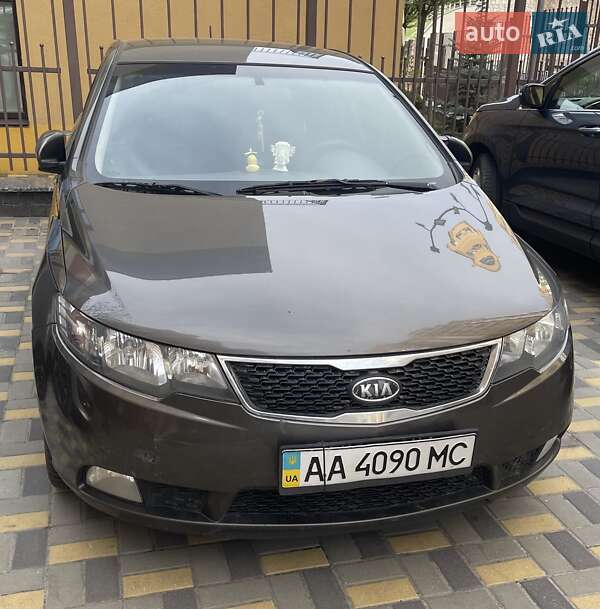 Седан Kia Cerato 2012 в 