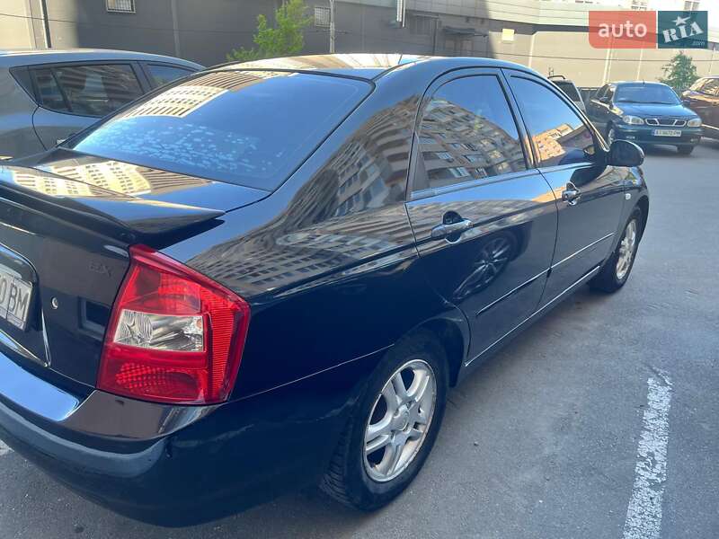 Седан Kia Cerato 2006 в Киеве