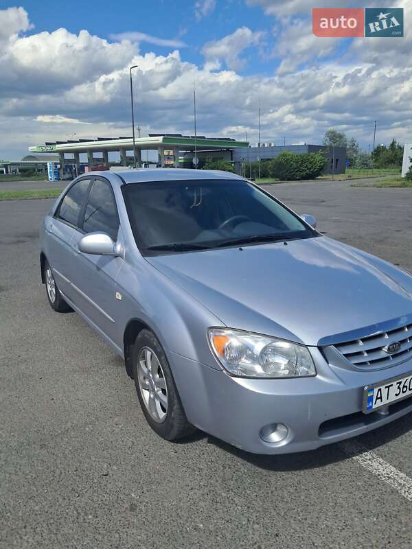 Седан Kia Cerato 2005 в Івано-Франківську