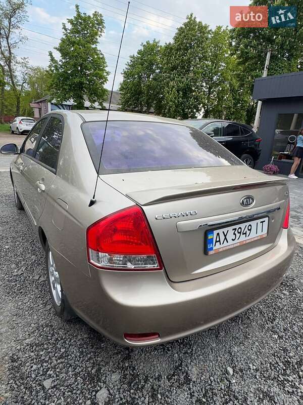 Седан Kia Cerato 2008 в Новомиргороде
