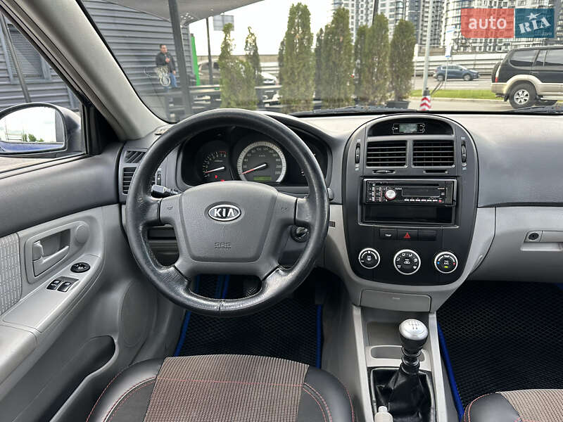 Седан Kia Cerato 2006 в Киеве