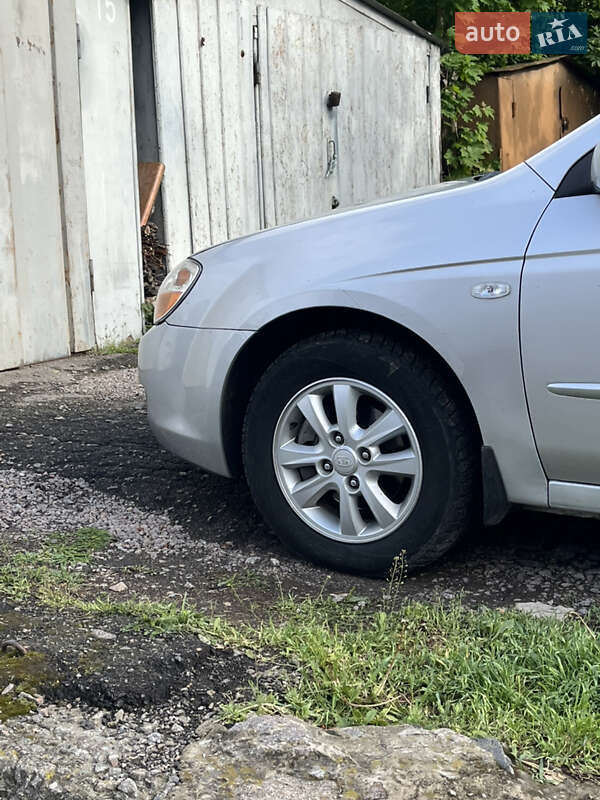 Седан Kia Cerato 2008 в Умани