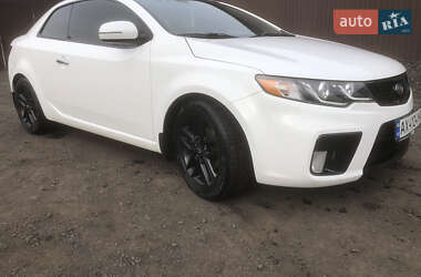 Купе Kia Cerato 2011 в 
