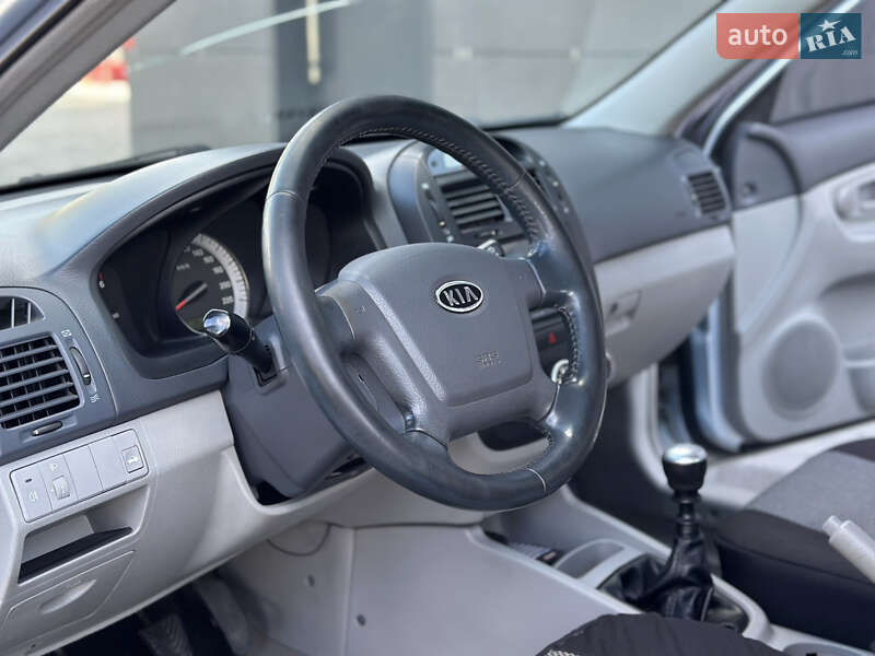 Седан Kia Cerato 2007 в Днепре