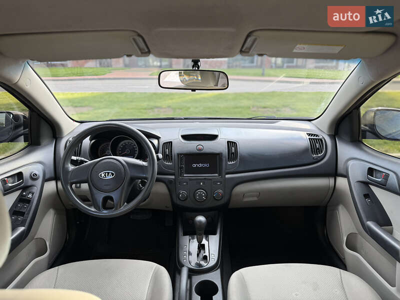 Седан Kia Cerato 2009 в Києві