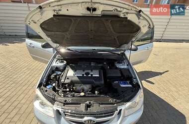 Седан Kia Cerato 2006 в 