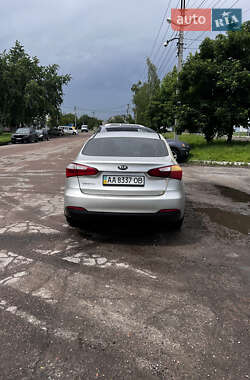Седан Kia Cerato 2013 в 