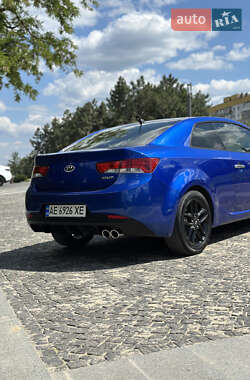 Купе Kia Cerato 2012 в 