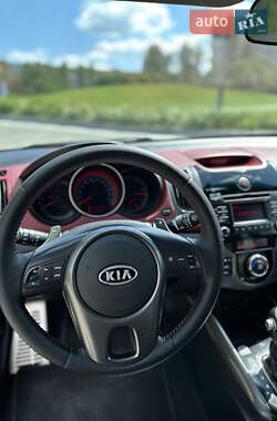 Купе Kia Cerato 2012 в 