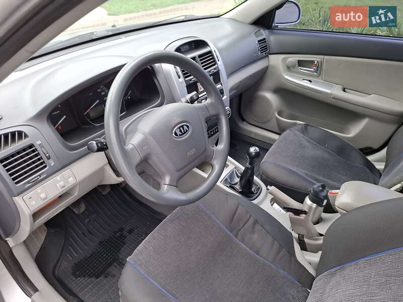 Седан Kia Cerato 2008 в Краснограде