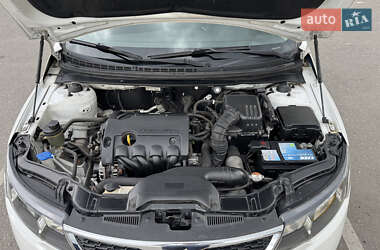 Седан Kia Cerato 2011 в 