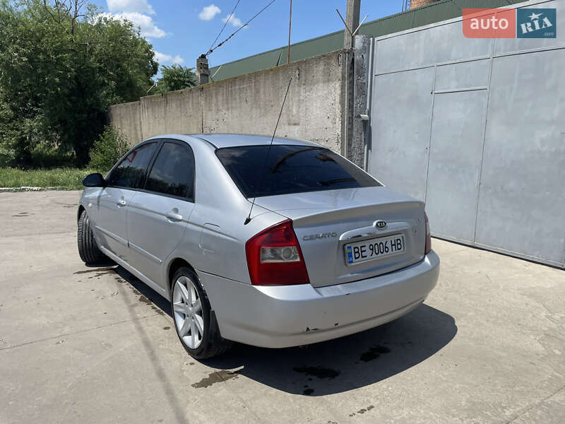 Седан Kia Cerato 2005 в Вознесенську