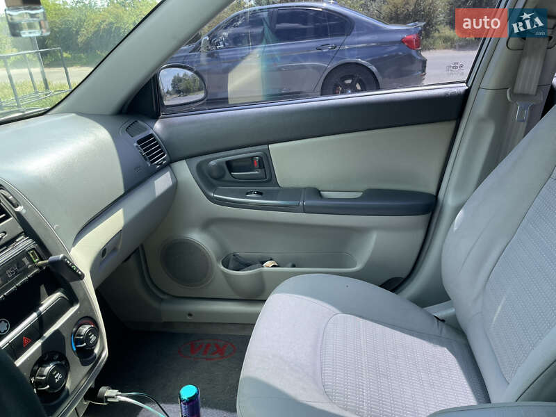 Седан Kia Cerato 2005 в Вознесенську