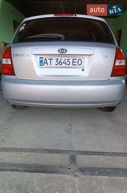 Хэтчбек Kia Cerato 2006 в Коломые
