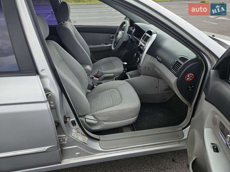 Седан Kia Cerato 2007 в Львове