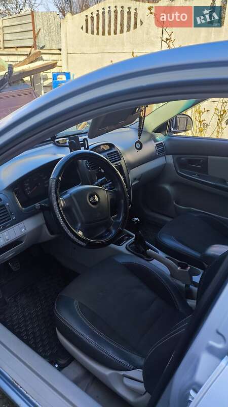 Седан Kia Cerato 2006 в Днепре