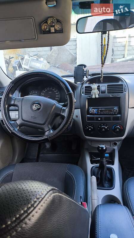Седан Kia Cerato 2006 в Днепре