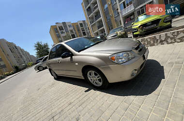 Седан Kia Cerato 2006 в Авангарде