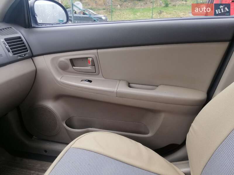 Седан Kia Cerato 2008 в Ужгороде