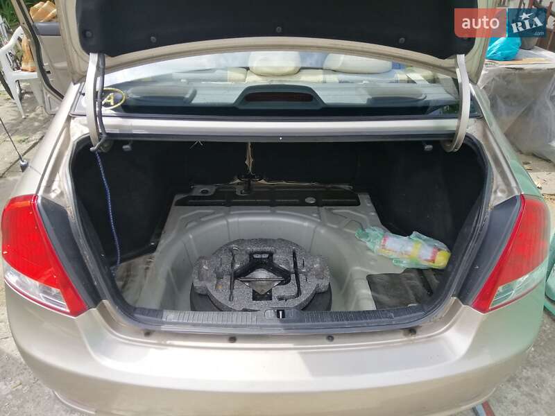 Седан Kia Cerato 2008 в Ужгороде