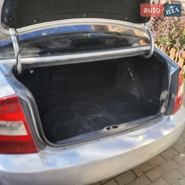 Седан Kia Cerato 2006 в Львові