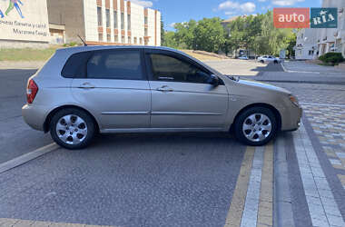 Хэтчбек Kia Cerato 2005 в 