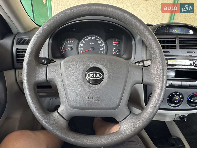 Хетчбек Kia Cerato 2006 в Краматорську