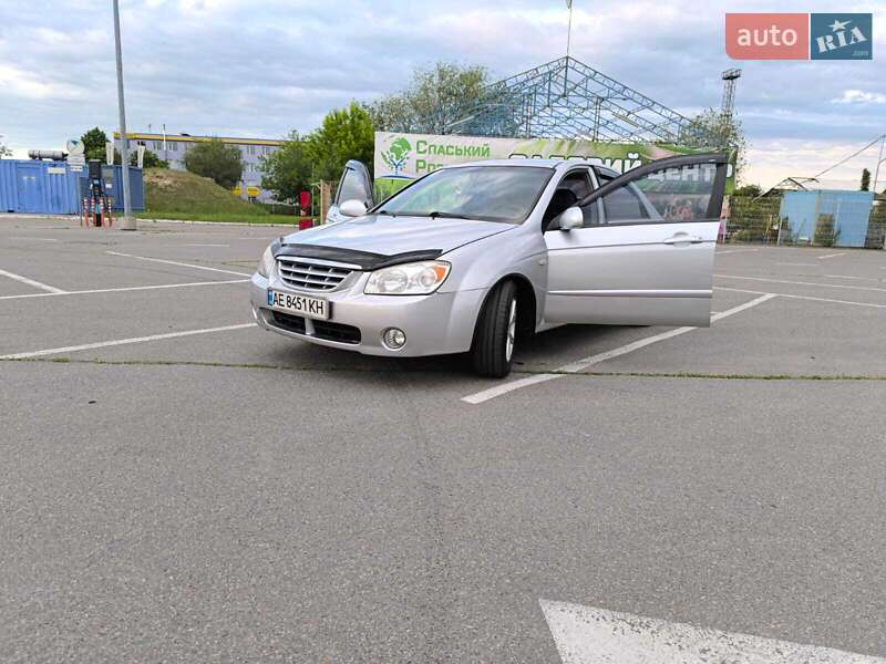 Седан Kia Cerato 2005 в Днепре