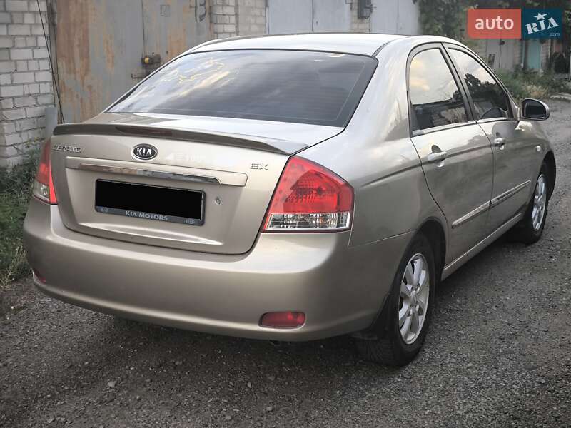 Седан Kia Cerato 2007 в Днепре