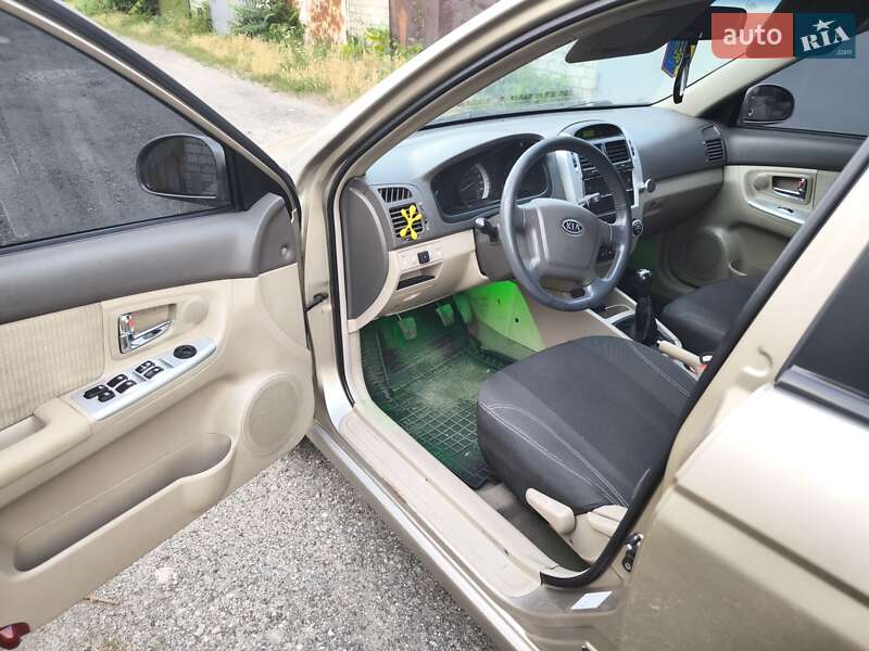 Седан Kia Cerato 2007 в Днепре