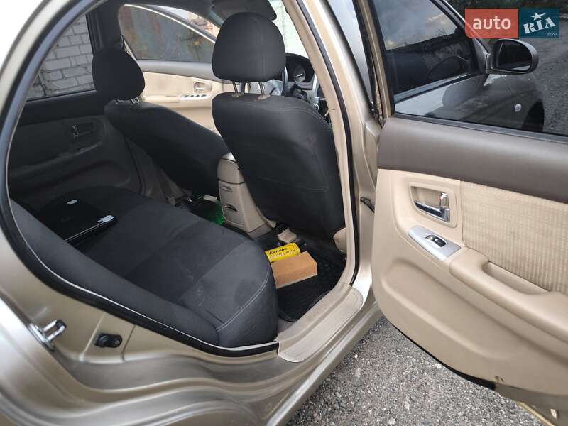 Седан Kia Cerato 2007 в Днепре