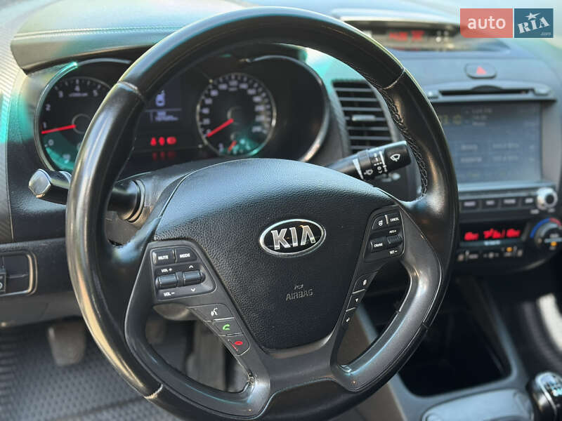 Седан Kia Cerato 2013 в Киеве