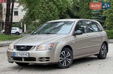 Хэтчбек Kia Cerato 2005 в Нетешине
