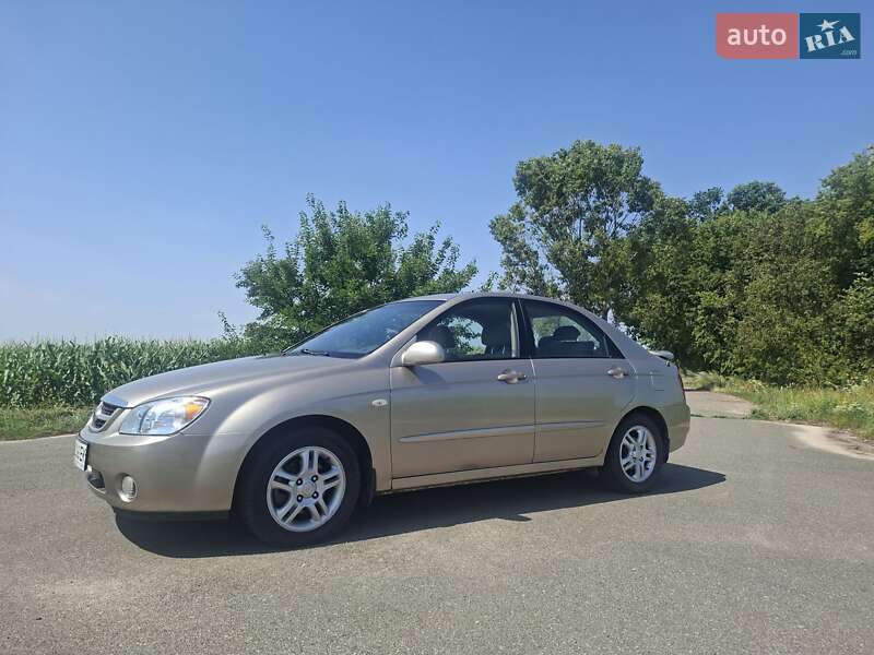 Седан Kia Cerato 2006 в Соснице