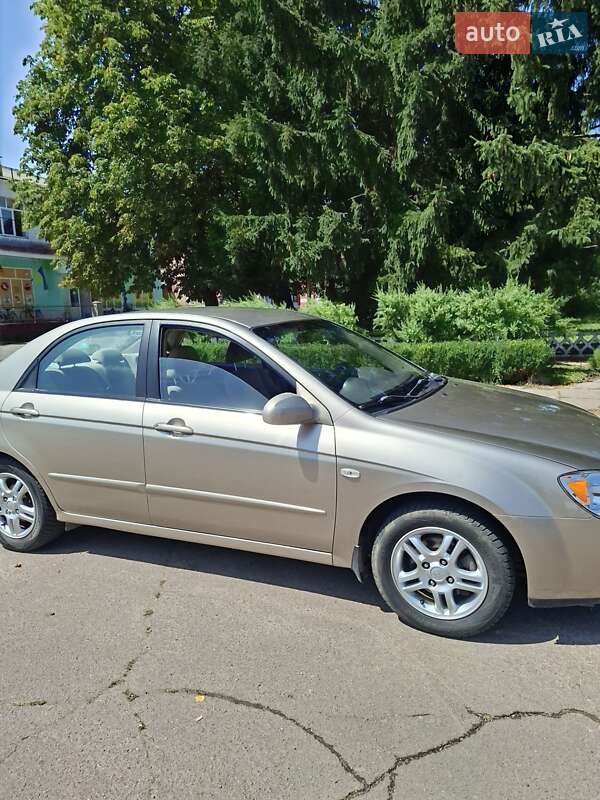 Седан Kia Cerato 2006 в Соснице