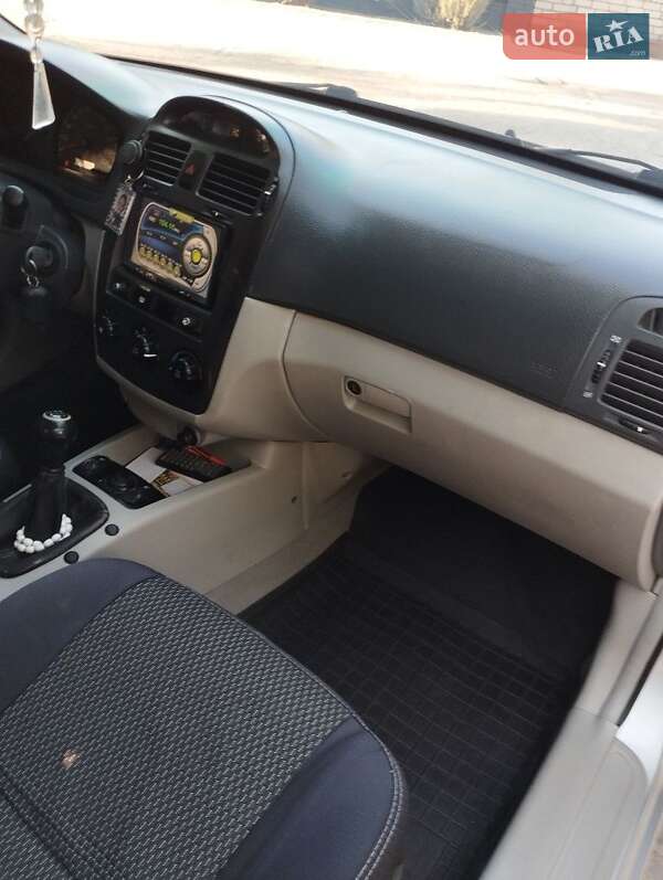 Седан Kia Cerato 2005 в Миколаєві