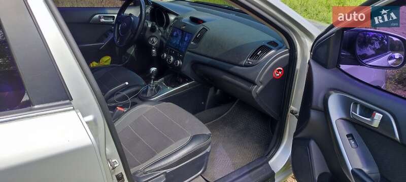 Седан Kia Cerato 2009 в Звенигородке