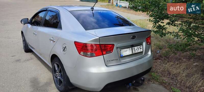 Седан Kia Cerato 2009 в Звенигородке