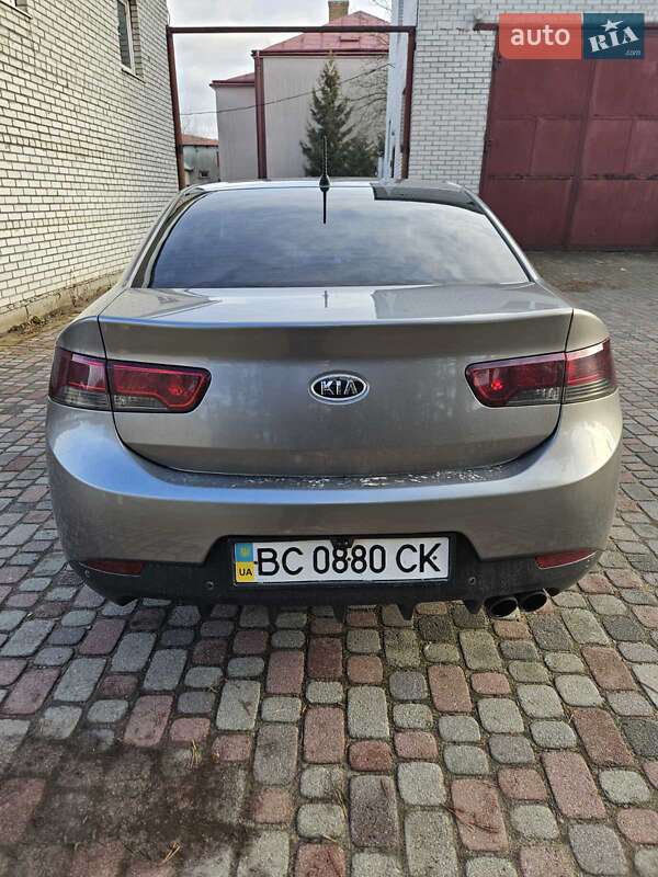 Купе Kia Cerato 2010 в Львове