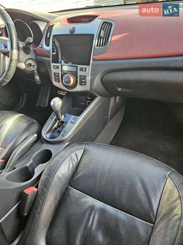 Купе Kia Cerato 2010 в Львове