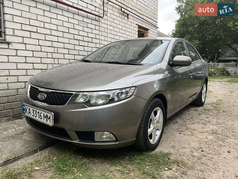 Седан Kia Cerato 2011 в Чернигове фото 2 Седан Kia Cerato 2011 в Чернигове