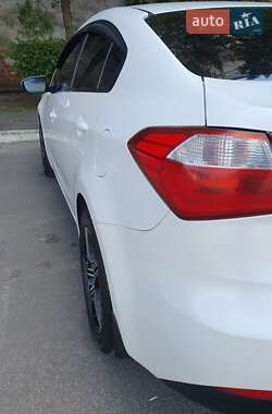 Седан Kia Cerato 2013 в Киеве