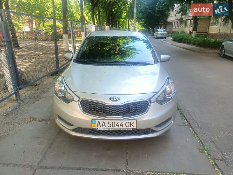 Седан Kia Cerato 2014 в Киеве фото 5 Седан Kia Cerato 2014 в Киеве