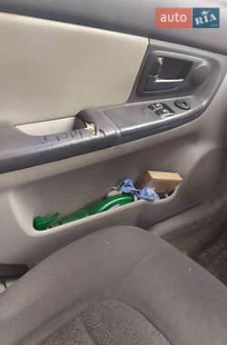 Хэтчбек Kia Cerato 2006 в  фото 5 Хэтчбек Kia Cerato 2006 в
