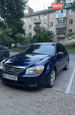 Седан Kia Cerato 2008 в Ровно
